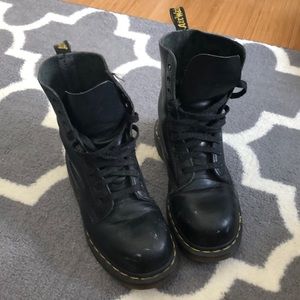 DR. MARTEN’S 1919 steel toe boots